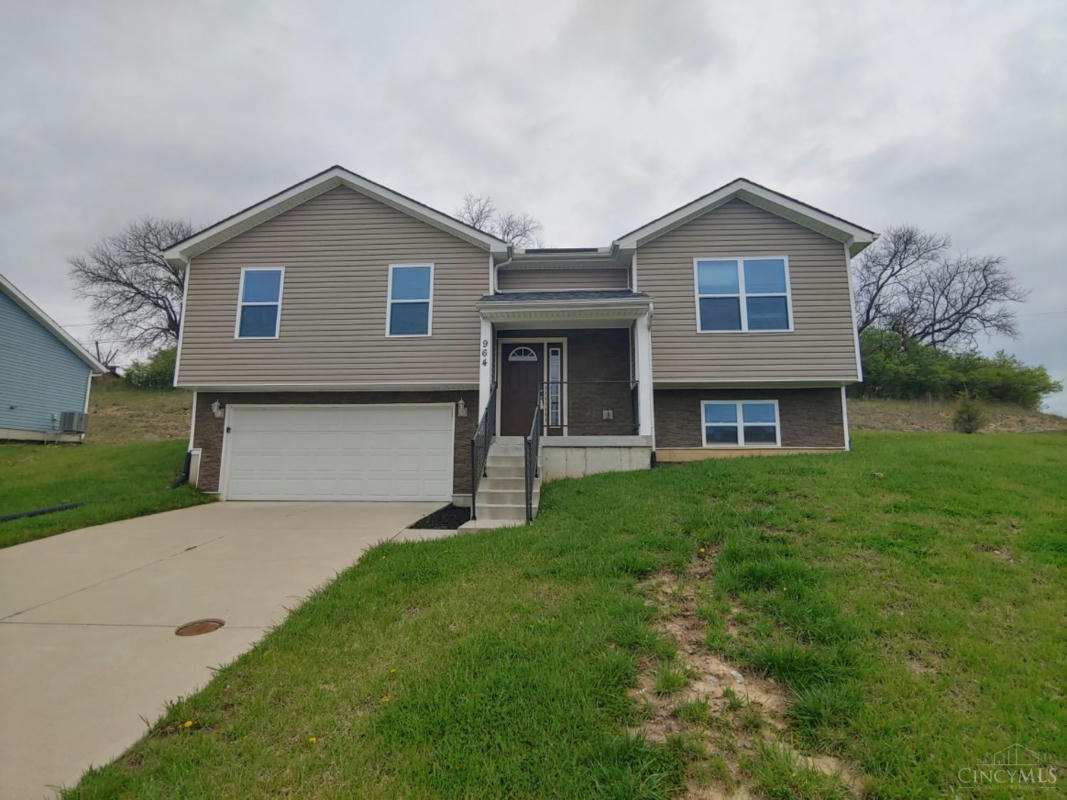 964 GOLFVIEW DR, HAMILTON, OH 45013, photo 1 of 25